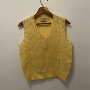 VINTAGE L.L. Bean Women’s 36 Wool Yellow Cable Knit Sweater Vest Buttons